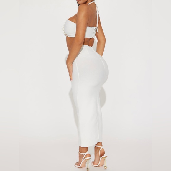 Take me to Paris 2 Piece White Skirt Set. NWT. Absolutely gorgeous size L 🫶🏽💣 - Picture 3 of 3